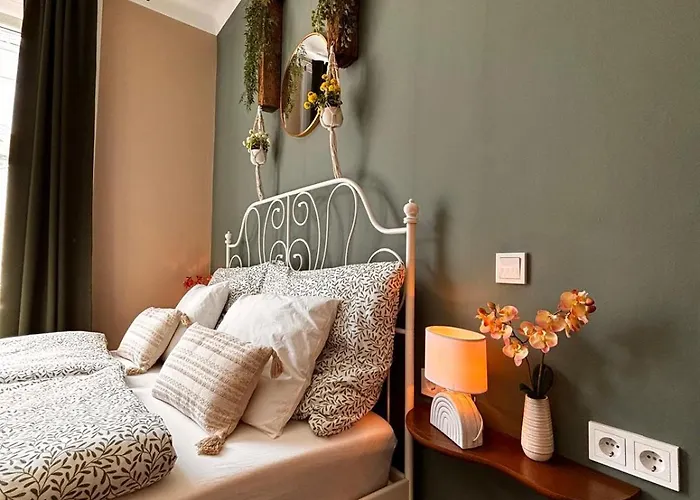 Big Luxury 3br In Center Viena