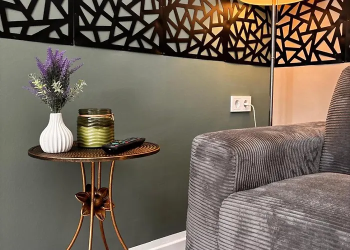 Big Luxury 3br In Center