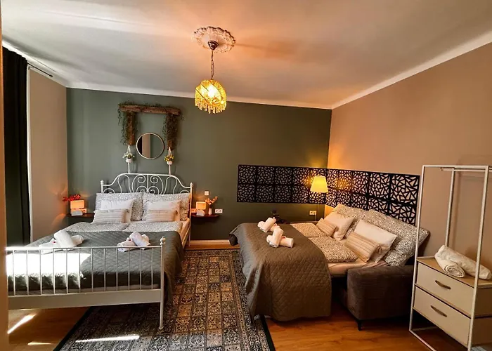 Big Luxury 3br In Center *
